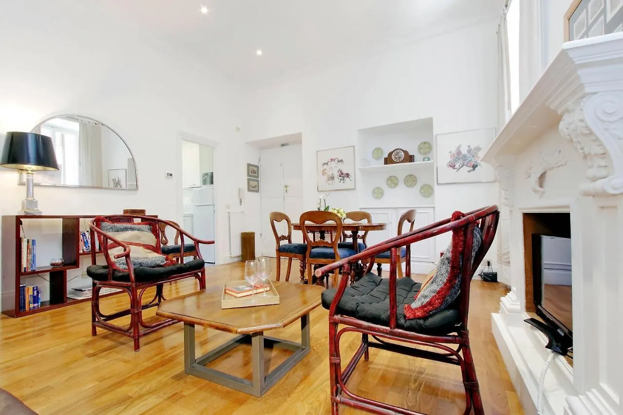 Croce Apartment Rome