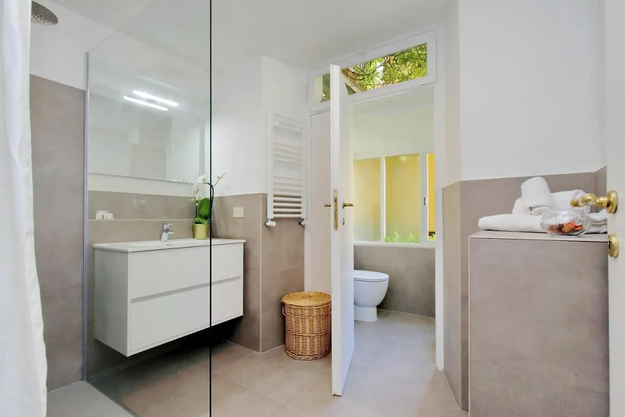 Croce Apartment Rome