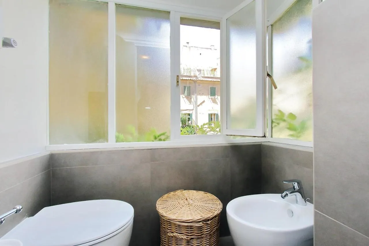 Croce Apartment Rome