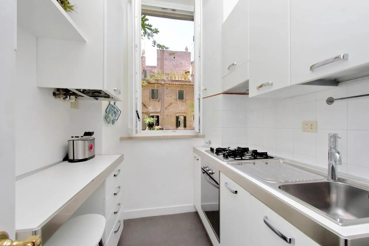 Croce Apartment Rome
