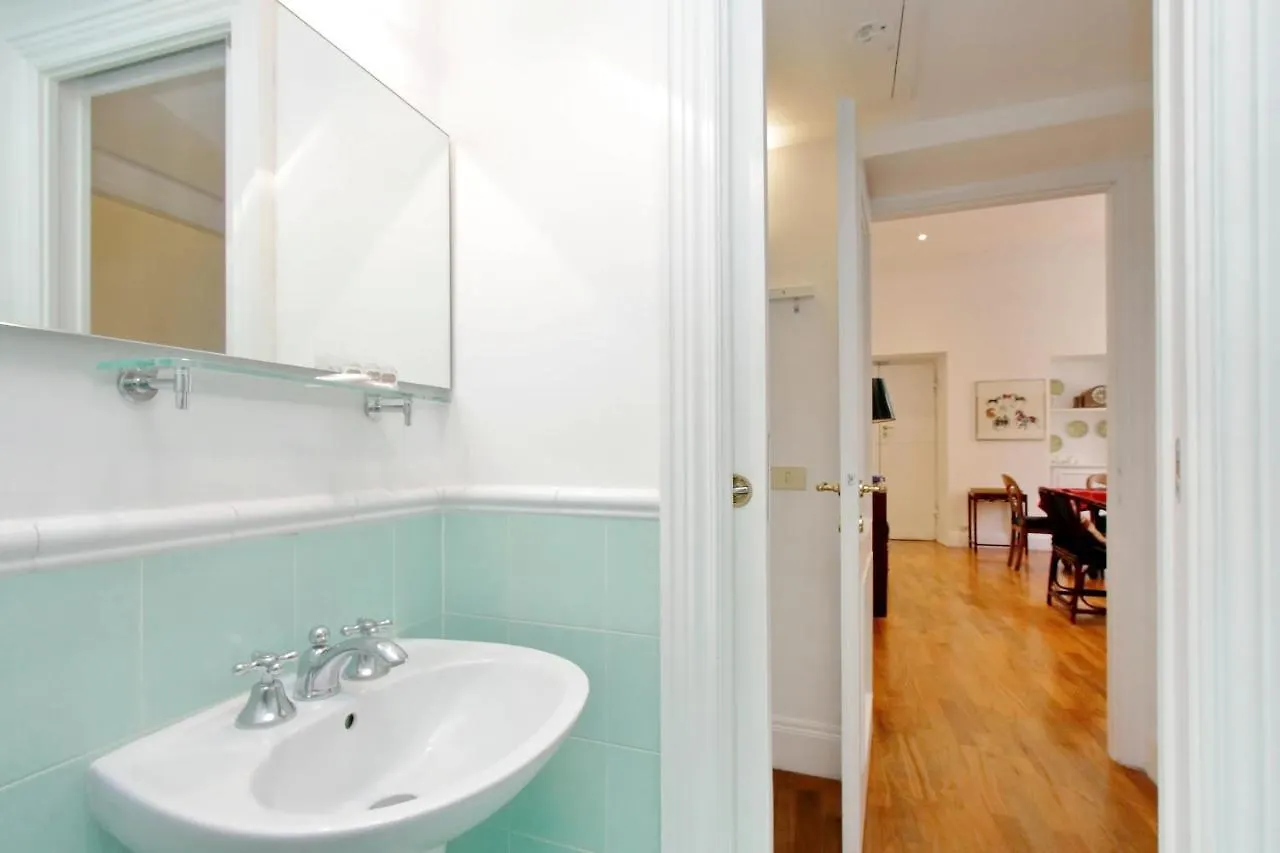 Croce Apartment Rome