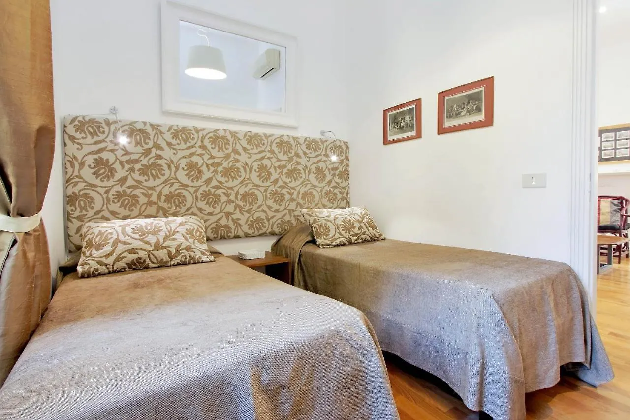 Croce Apartment Rome